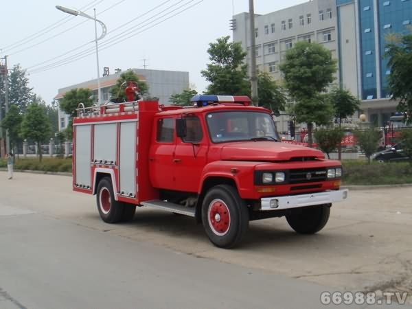 东风140型泡沫消防车